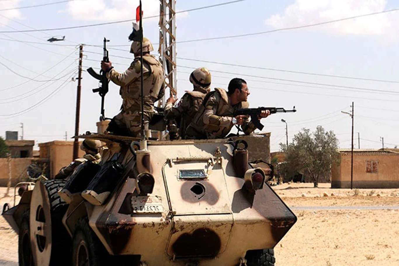Mısır'da 11 asker öldürüldü